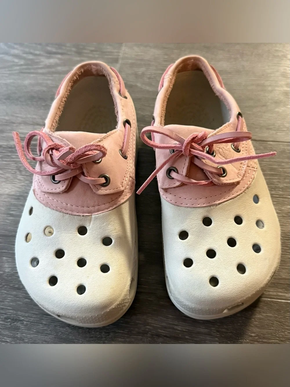 CROCS boat style shoes Womens sz 6, Mens / Youth sz 4